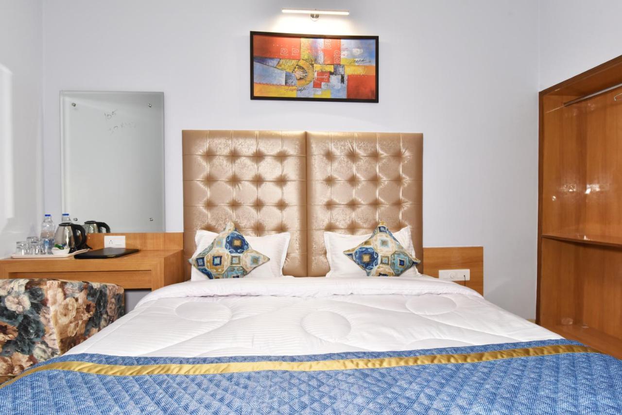 Hotel Vacation Inn Amritszár Kültér fotó
